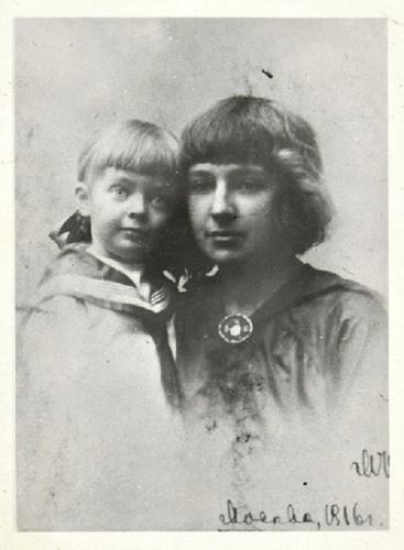 Marina-Tsvetaeva-Moscow-1916.jpg