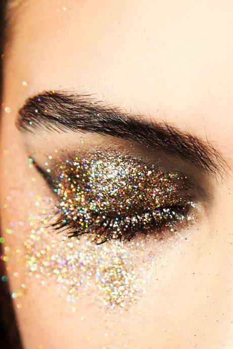 obsessed with this sparkly eyeshadow.