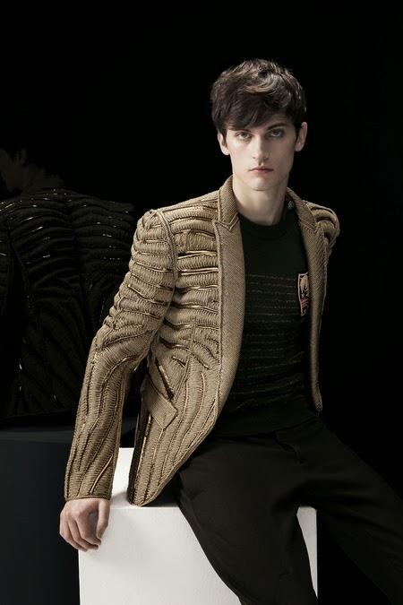 L'armada military chic de la collection Balmain homme pour l'hiver 2014... L'armada military chic de la collection Balmain homme pour l'hiver 2014...