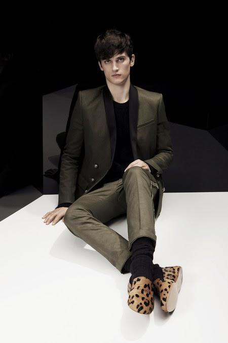 L'armada military chic de la collection Balmain homme pour l'hiver 2014... L'armada military chic de la collection Balmain homme pour l'hiver 2014...