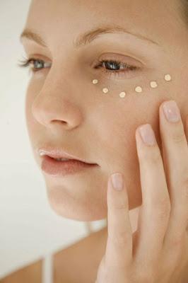 Pourquoi utiliser un contour des yeux ? Pourquoi utiliser un contour des yeux ?