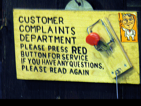 Cher client, fais attention à tes doigts... customer service