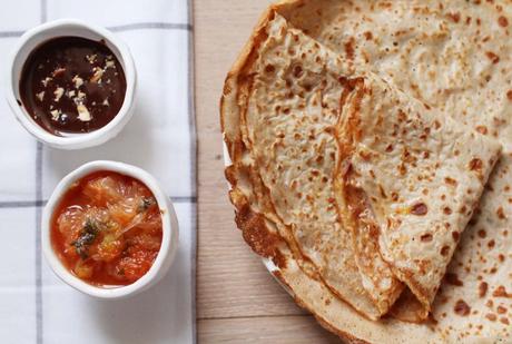 Crêpes au lait ribot, sauce chocolat et compote dagrumes crepes lait ribot katie quinn davies 1024x688 Crêpes au lait ribot, sauce chocolat et compote dagrumes