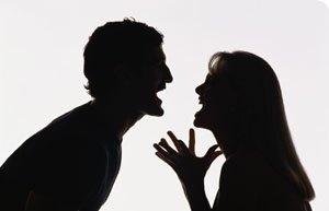 Ne Pas Baisser les yeux couple-dispute