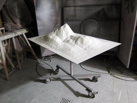 SCULPTURE DE L’ONDE À LA CRÉATION PAR PETER JELLITSCH SCULPTURE DE L’ONDE À LA CRÉATION PAR PETER JELLITSCH