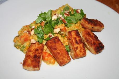 Curry de lentilles corail et petits légumes au tofu frit... Un délice totalement Végan