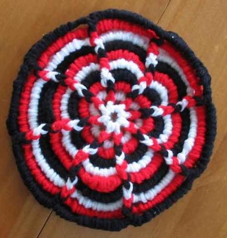 Mystère du Jour de Mai : pas un béret pour métrosexuel string001