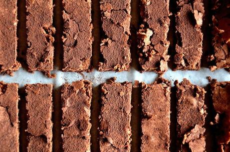 Très fondant au chocolat sans beurre et notes de Fleur de sel DSC_0173