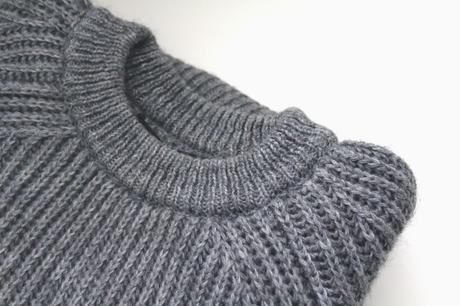 New In - Le pull gris & Pochette rouge New In - Le pull gris & Pochette rouge