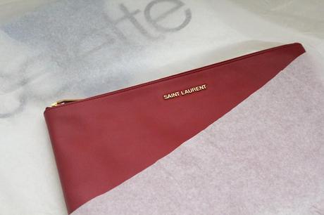 New In - Le pull gris & Pochette rouge New In - Le pull gris & Pochette rouge