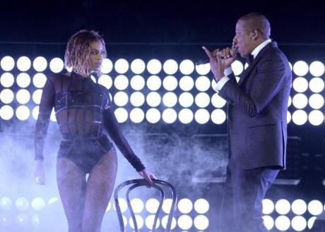 MODE : Vous aussi, essayez la « cage » que portait Beyoncé aux Grammy’s Beyonce_1
