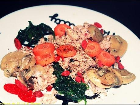 Salade de thon mariné au poivre rose Salade de thon mariné au poivre rose