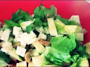 Salade de pommes, chèvre et champignons Salade de pommes, chèvre et champignons