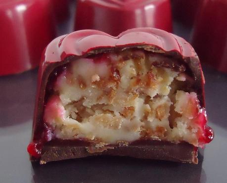 Chocolats fins : coeurs framboises-coco-vanille