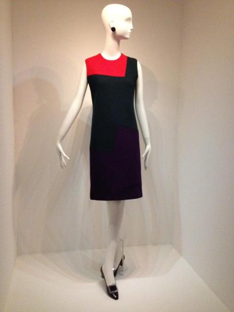 La robe Yves Saint Laurent, hommage à Serge Poliakoff