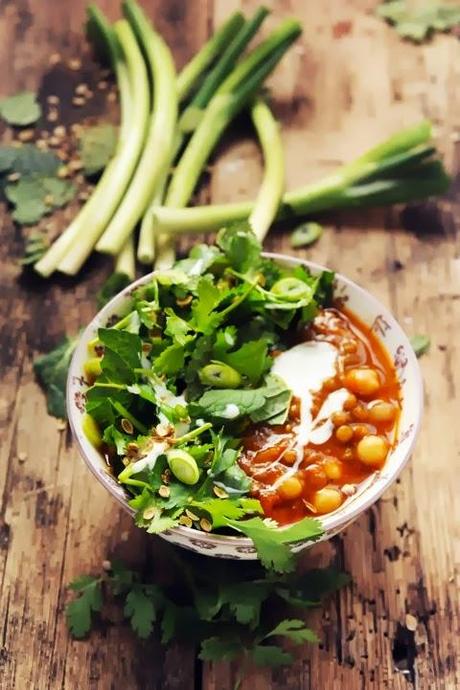 Soupe du Sud aux lentilles et pois chiches et aux herbes… parce que le soleil finira bien par arriver de là-bas !!!