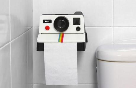 Polaroid aux toilettes
