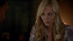 Critiques Séries : Bitten. Saison 1. Episode 4. Grief. vlcsnap-2014-02-02-21h56m19s50.jpg