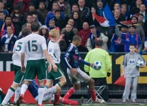 Main de Thierry Henry France Irlande
