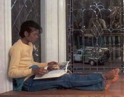 4641 Hayvenhurst Avenue, Encino - Los Angeles, Californie MJ 1978 Havenhurst reading