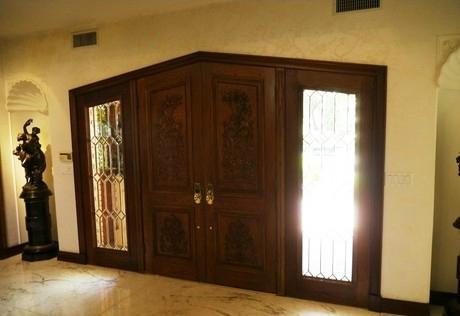 4641 Hayvenhurst Avenue, Encino - Los Angeles, Californie porte