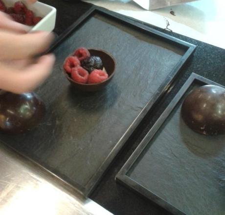 garniture des boules surprises en chocolat Bouillet