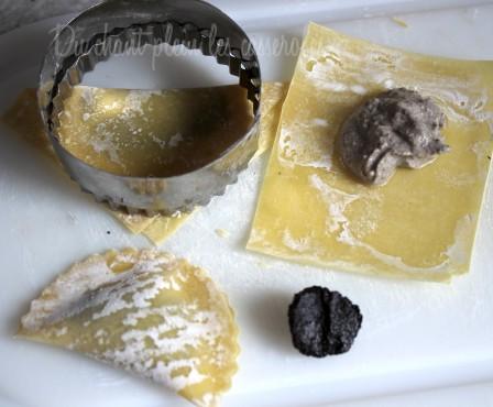 Raviolis aux truffes en bouillon gras. Pour mardi gras ou la saint Valentin Ravioli-truffe-2.jpg