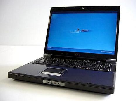 D901C Phantom-X le laptop de brute