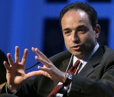 La gueule de bois (et la langue) est de droite !!!