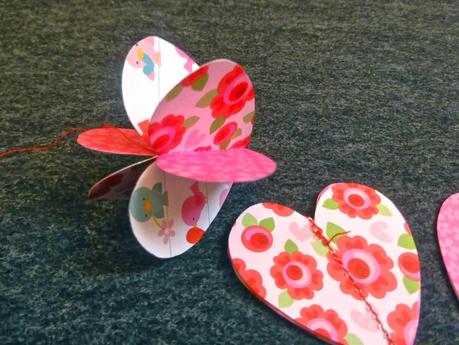 DIY: des coeurs en papier cousus ou origami pour la Saint Valentin