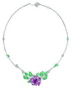 Rose Dior Bagatelle – tout en délicatesse Collier Rose Dior Bagatelle Grand modèle