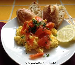 Œufs brouillés au saumon fumé Œufs brouillés au saumon fumé