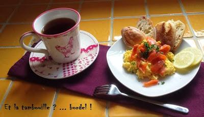 Œufs brouillés au saumon fumé Œufs brouillés au saumon fumé