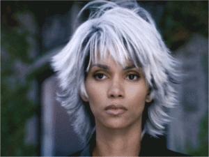 Cachez moi ce cheveu qui me fout les boules Halle Berry
