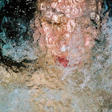 Auto-portraits sous-marins par Noriko Yabu Underwater auto-portraits by Noriko Yabu