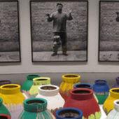 Ai Weiwei peu affecté par la casse de son vase à 1 million de dollars à Miami