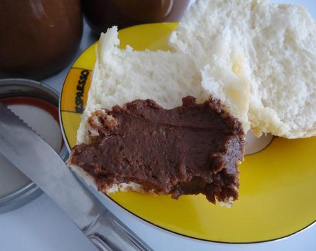 Pâte à tartiner aux amandes et noisettes (Nutella maison)