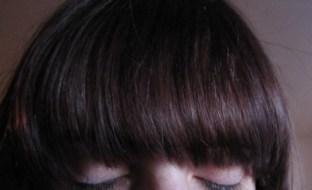 Je me suis coupé la frange moi-même ! comment couper sa frange