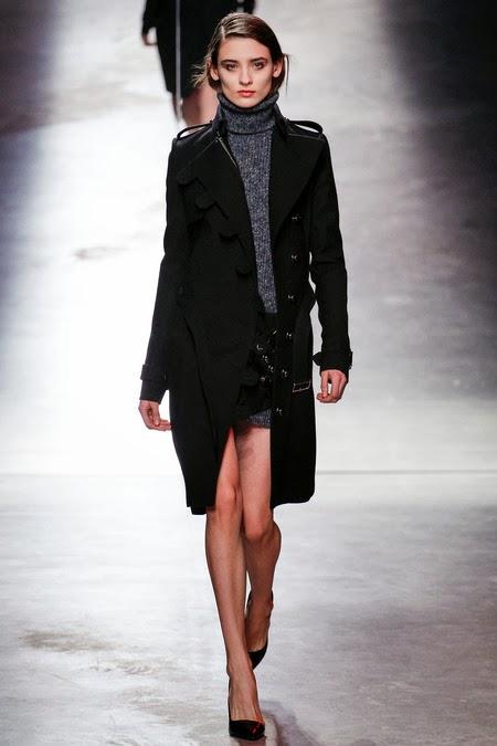 5 look : Le défilé automne/hiver Anthony Vaccarello... 5 look : Le défilé automne/hiver Anthony Vaccarello...