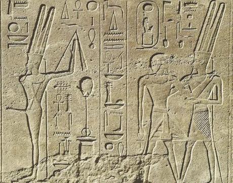 Bas-relief-de-la-Chapelle-rouge-de-Karnak-_-de-gauche-a-dr.jpg