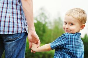 Troubles PSYCHIATRIQUES: L'âge avancé du père multiplie le risque pour l'enfant  – JAMA Psychiatry