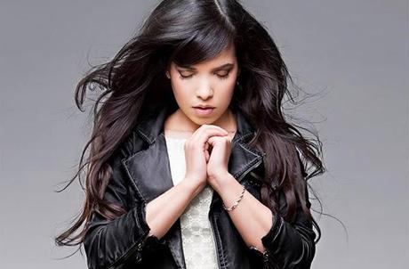 Indila sait-elle vraiment chanter en vrai ? Voici la réponse ! Indila sait-elle vraiment chanter en vrai ? Voici la réponse !