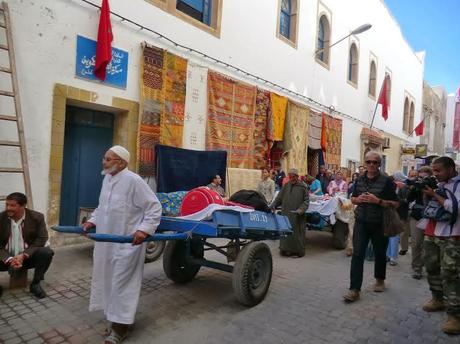 Stage de peinture au Maroc - croquis, pigments et tempera