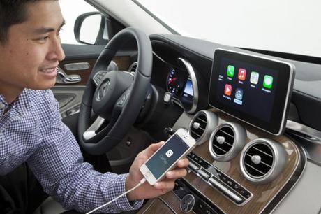 Mercedes présente à son tour le système embarqué d'Apple et son iPhone