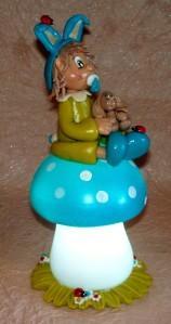 veilleuse led champignon avec bébé et doudou lapin DSCN6073