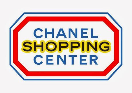 Beaucoup de look, des access : Le défilé automne/hiver Chanel dans son shopping center...