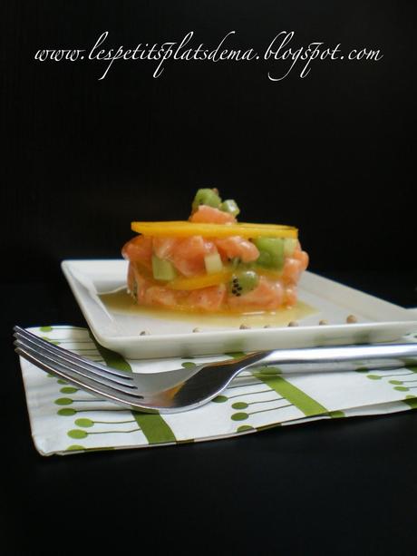Tartare saumon kiwi mangue au poivre blanc de Penja