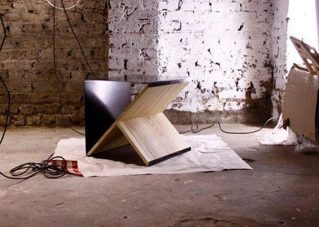 Steel Stool le tabouret à empiler par Noon Studio Steel Stool le tabouret à empiler par Noon Studio