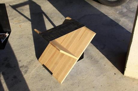 Steel Stool le tabouret à empiler par Noon Studio Steel Stool le tabouret à empiler par Noon Studio