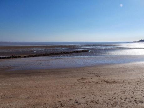 au moins une fois au moins une fois